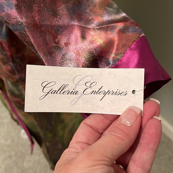 Galleria Enterprises   long robe. Size Small Medium.  New with Tags - Picture 4 of 6